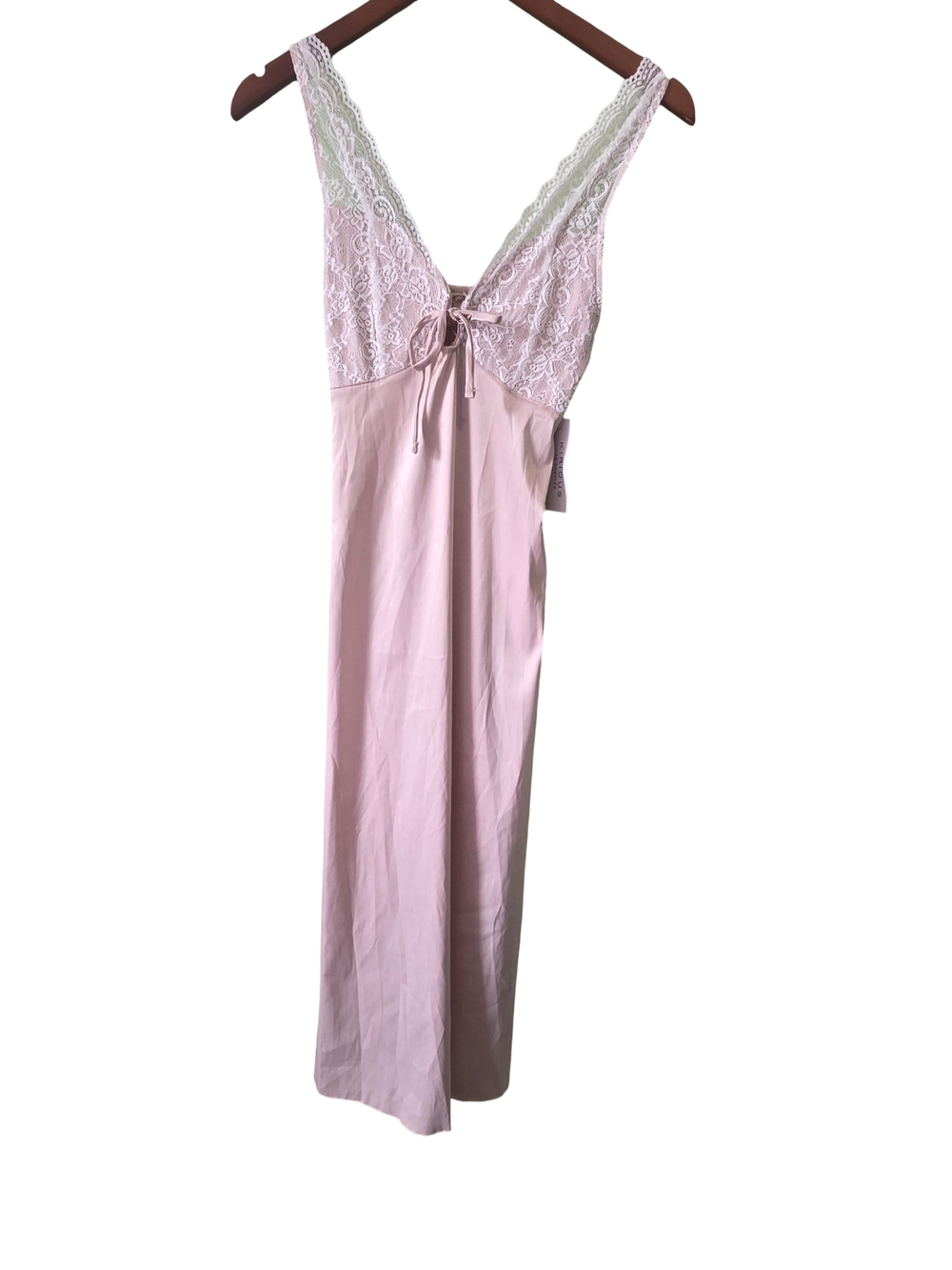 Kirious Los Angeles Chic Lace-Trim Maxi Dress in Soft Pink